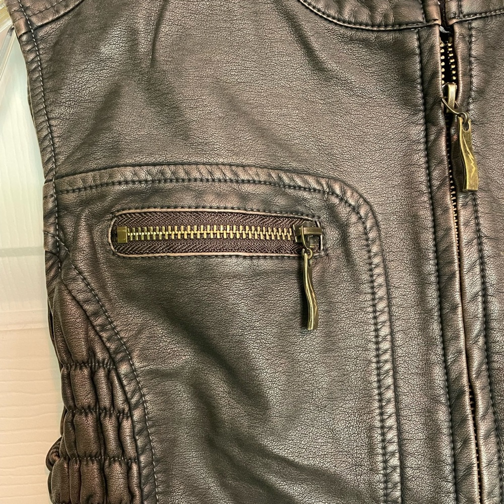 New With Tags Montanaco Faux Leather Vest - Picture 6 of 8